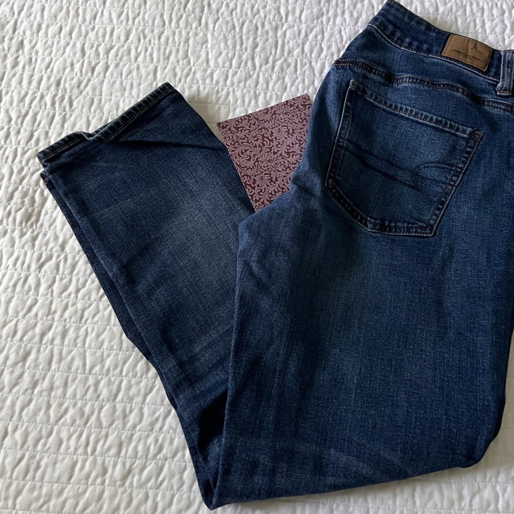 AMERICAN EAGLE TOMGIRL JEANS SIZE 8 GUC